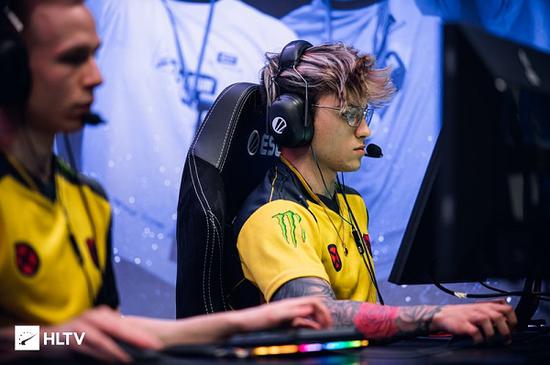 DOTA2 TI14中国队XG惜败Falcons夺得亚军